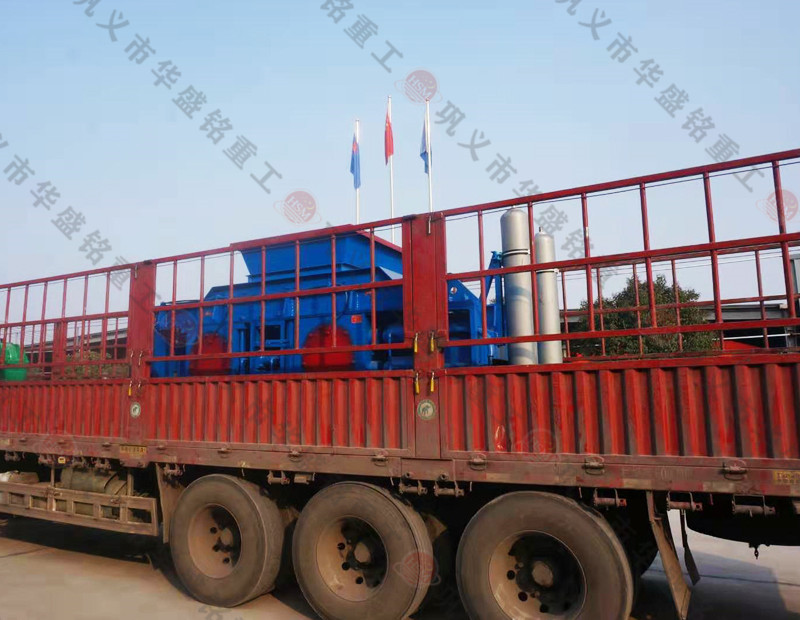 幻影最新官方液压对辊制砂机发往云南