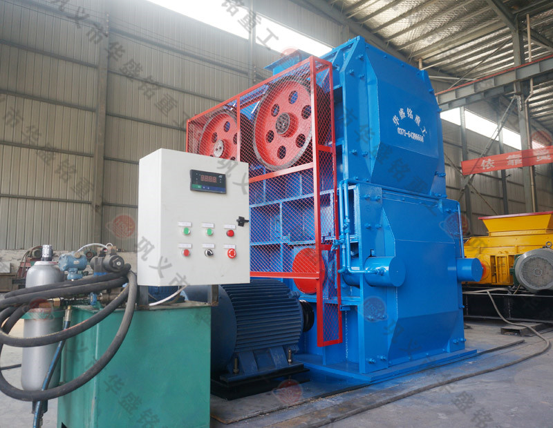 四辊破碎机接连发货，幻影最新官方忙忙碌碌 