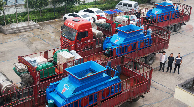 时产100吨对辊破碎机