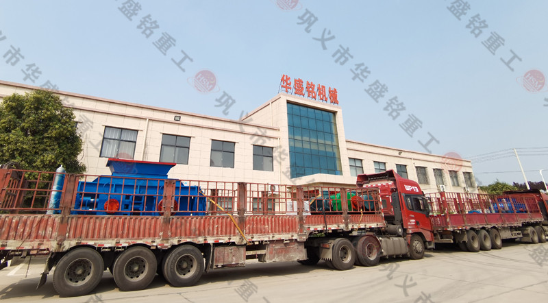 幻影最新官方液压对辊制砂机发往云南